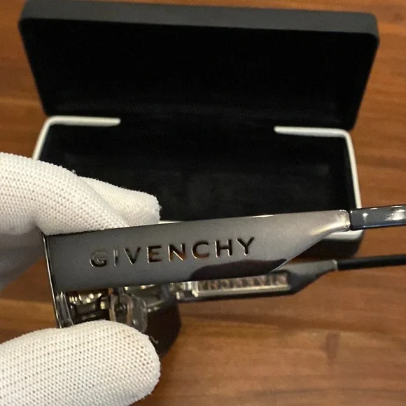 Givenchy Sunglasses Unisex